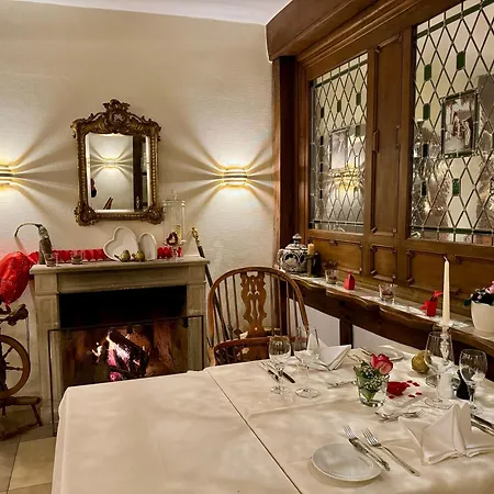 Romantik Waldhotel Mangold 4*