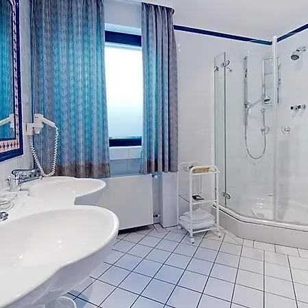 Romantik Waldhotel Mangold Hotel 4*