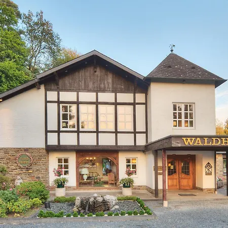 Romantik Waldhotel Mangold 4*