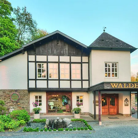 Romantik Waldhotel Mangold 4*