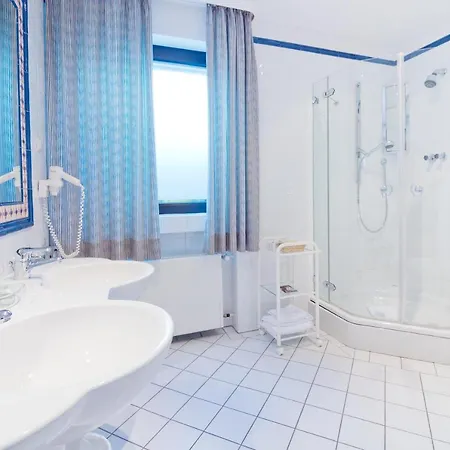 Hotel Romantik Waldhotel Mangold 4*