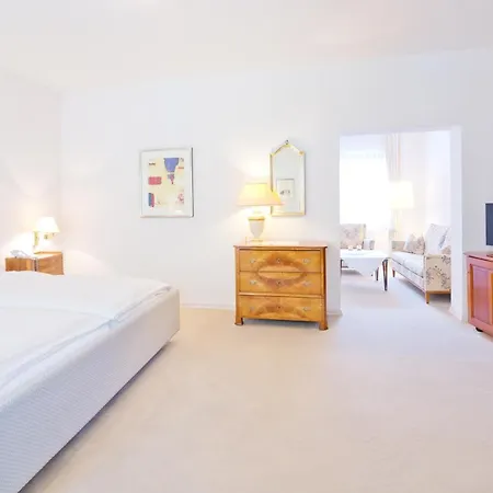 Romantik Waldhotel Mangold Otel 4*