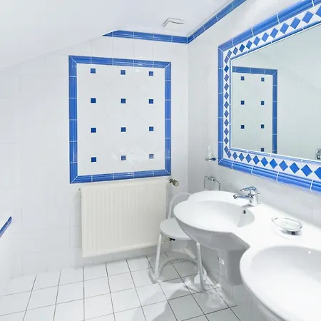 Romantik Waldhotel Mangold Hotel 4*