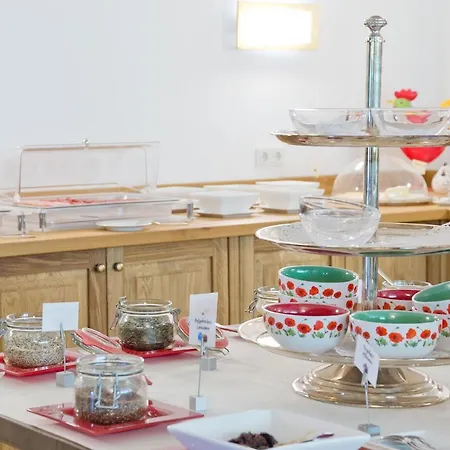 Hotel Romantik Waldhotel Mangold 4*
