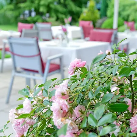 Romantik Waldhotel Mangold Hotel 4*