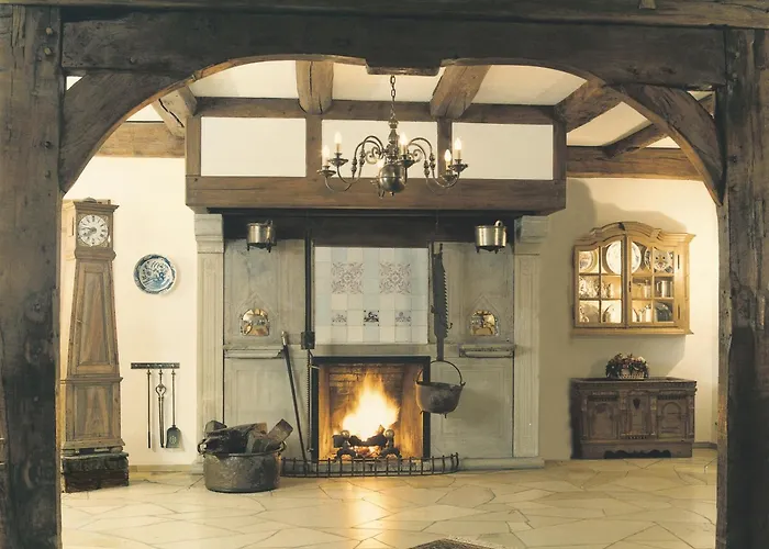 Отель Romantik Waldhotel Mangold Бергиш-Гладбах