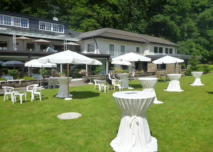 Romantik Waldhotel Mangold Бергиш-Гладбах