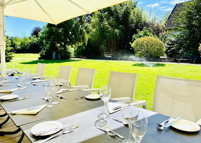 Отель Romantik Waldhotel Mangold Бергиш-Гладбах