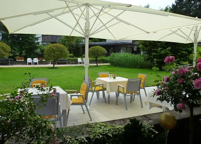 Romantik Waldhotel Mangold Бергиш-Гладбах