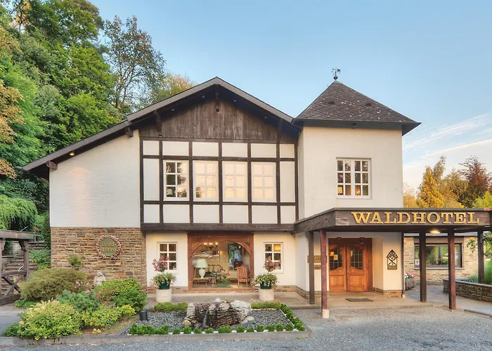 Romantik Waldhotel Mangold 4*