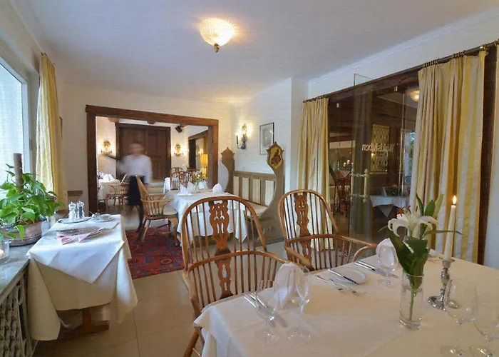 Romantik Waldhotel Mangold Otel