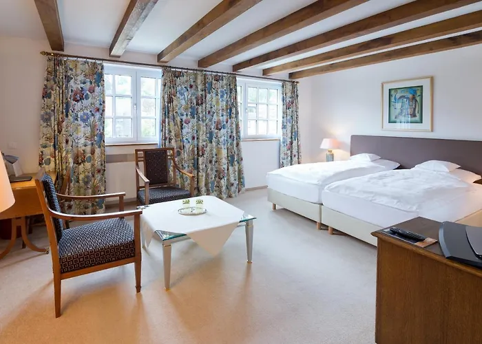 Romantik Waldhotel Mangold Отель Бергиш-Гладбах