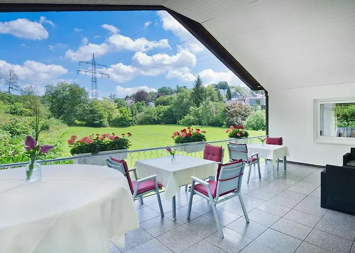 호텔 Romantik Waldhotel Mangold 4*