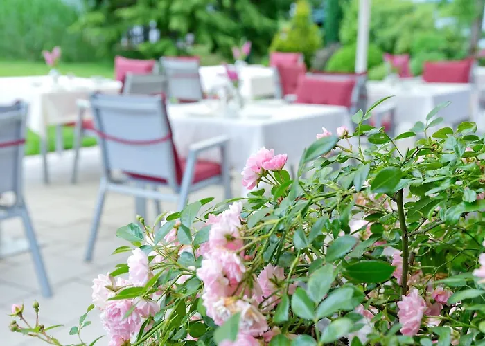 Romantik Waldhotel Mangold 호텔 4*